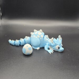Draak met ei blauw